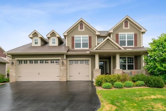1482 Camden Ridge Dr, Chanhassen, MN 55317