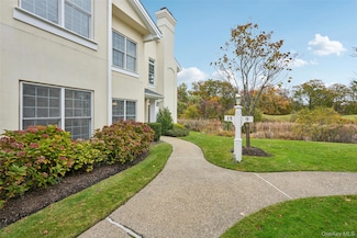 15 Arrowwood Cir Unit 136, Rye Brook, NY 10573