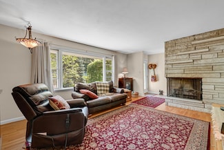 28 Woodland Trail, Portage, IN 46368