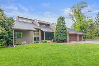 1515 18th Ave, River Falls, WI 54022