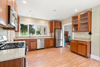 244 Gardner St, Hingham, MA 02043