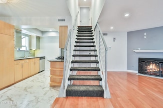 18411 Hatteras St Unit 103, Tarzana, CA 91356