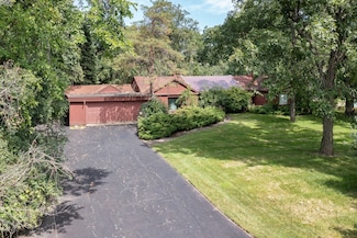 819 Wagner Rd, Glenview, IL 60025