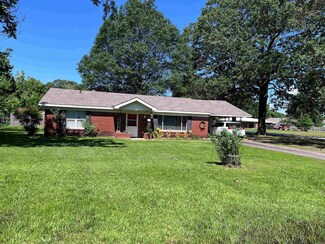 818 Church St, Lonoke, AR 72086