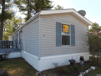 21 Goosefare Dr, Old Orchard Beach, ME 04064