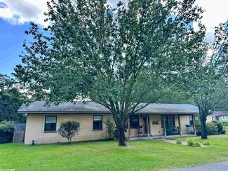 305 Terry Ave, Brewton, AL 36426