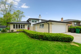 7706 W 82nd St, Bridgeview, IL 60455
