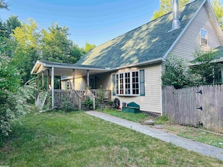 6553 Mayville Rd, Clifford, MI 48727