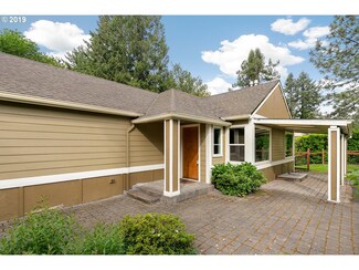 840 SW Maplecrest Dr, Portland, OR 97219