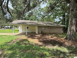 1501 Julius Erving St, Jonesboro, LA 71251