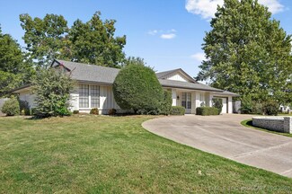 8302 Shadowood Ave, Broken Arrow, OK 74011