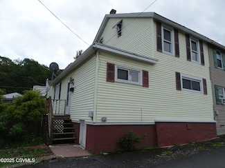 142 2nd St, Mount Carmel, PA 17851
