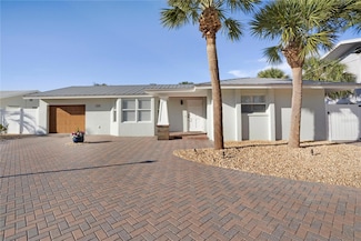 329 Avenida Leona, Sarasota, FL 34242