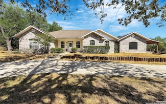225 Hidden Meadows Rd, Poteet, TX 78065