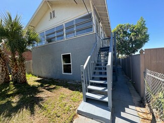 348 S Central Ave Unit LOWER, Umatilla, FL 32784