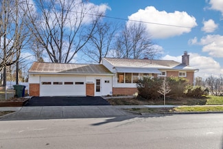 250 E Stanton Ave, Columbus, OH 43214