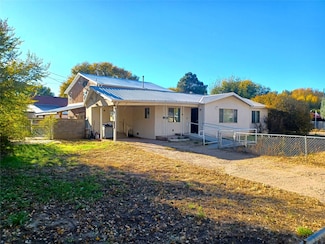 111 Dolores St, Las Vegas, NM 87701