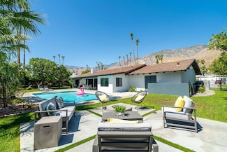 2330 S Calle Palo Fierro, Palm Springs, CA 92264
