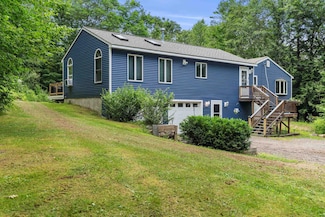 241 Clough Pond Rd, Loudon, NH 03307