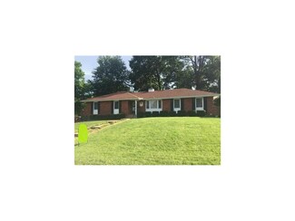 9413 E 30th St S, Independence, MO 64052