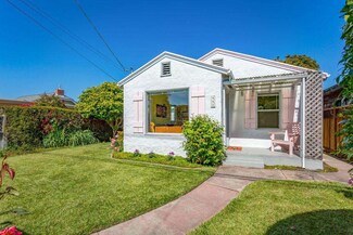 440 36th Ave, Santa Cruz, CA 95062