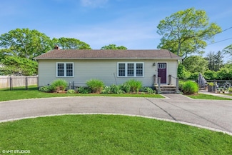 260 Pawnee St, Ronkonkoma, NY 11779