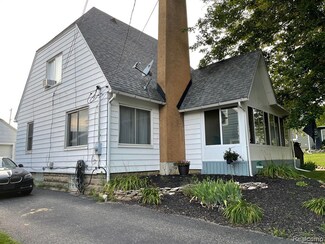 313 Myrtle St, Flushing, MI 48433