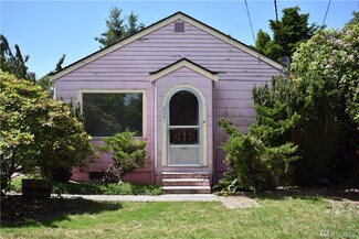 3021 Ellis St, Bellingham, WA 98225