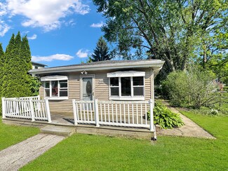 W346N5292 Elm Ave, Okauchee, WI 53069