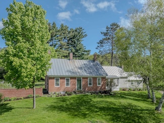 994 Pearl Lake Rd, Sugar Hill, NH 03586