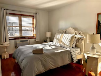 53-10 90th St Unit 4B, Elmhurst, NY 11373