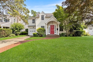 42 E Webster St, Merrick, NY 11566