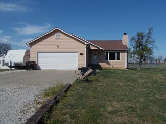 207 N Pacific St, Oxford, KS 67119
