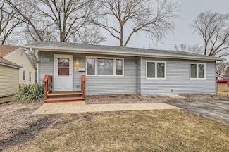 601 Oakwood Dr, Geneva, IL 60134