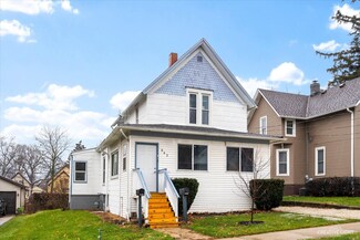 862 S Liberty St, Elgin, IL 60120