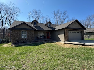39 Oakmont Ct, Crossville, TN 38555