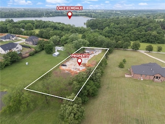 516 S Lake Rd, Springdale, AR 72762