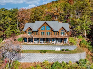 2464 Bridle Ridge Way, Lenoir, NC 28645