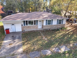 203 Pine St, Dardanelle, AR 72834