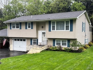 9414 Willow Brook Ln, Sauquoit, NY 13456
