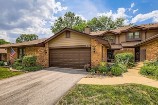 940 Indian Boundary Dr, Westmont, IL 60559