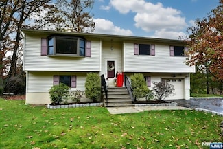 24 Fountain Dr, Ringwood, NJ 07456