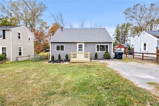 2458 1st St, Grand Island, NY 14072