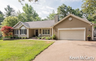 530 Pine Haven Dr NE, Comstock Park, MI 49321