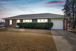 4808 N Hills Ln, Saint Louis, MO 63121
