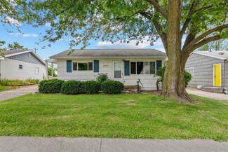 1036 S 1st Ave, Iowa City, IA 52240