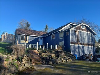 1423 S 223rd St, Des Moines, WA 98198