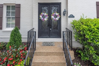 831 Park Side Ln, Collierville, TN 38017