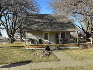 201 Rochelle St, Elwood, NE 68937