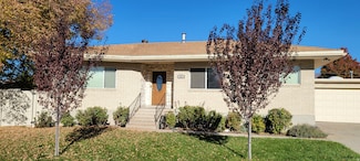 787 E Redmaple Cir, Salt Lake City, UT 84106